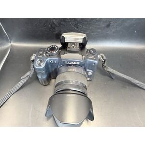 Panasonic Lumix DMC-G1 12MP Camera 14-45mm Lens Kit + Accessories